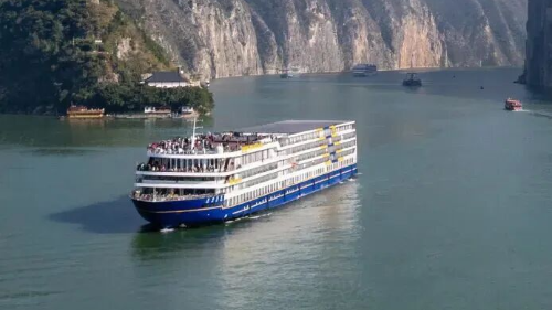 O primeiro navio de cruzeiro de luxo híbrido (diesel-elétrico) do Rio Yangtzé equipado com sistema de propulsão Weichai!